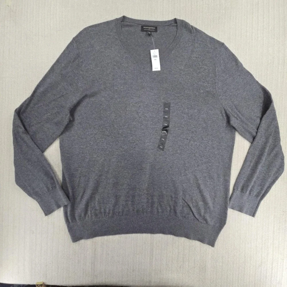 Banana‎ Republic Sweater Mens 2XL Gray V Neck Luxe Knit Pullover Lightweight